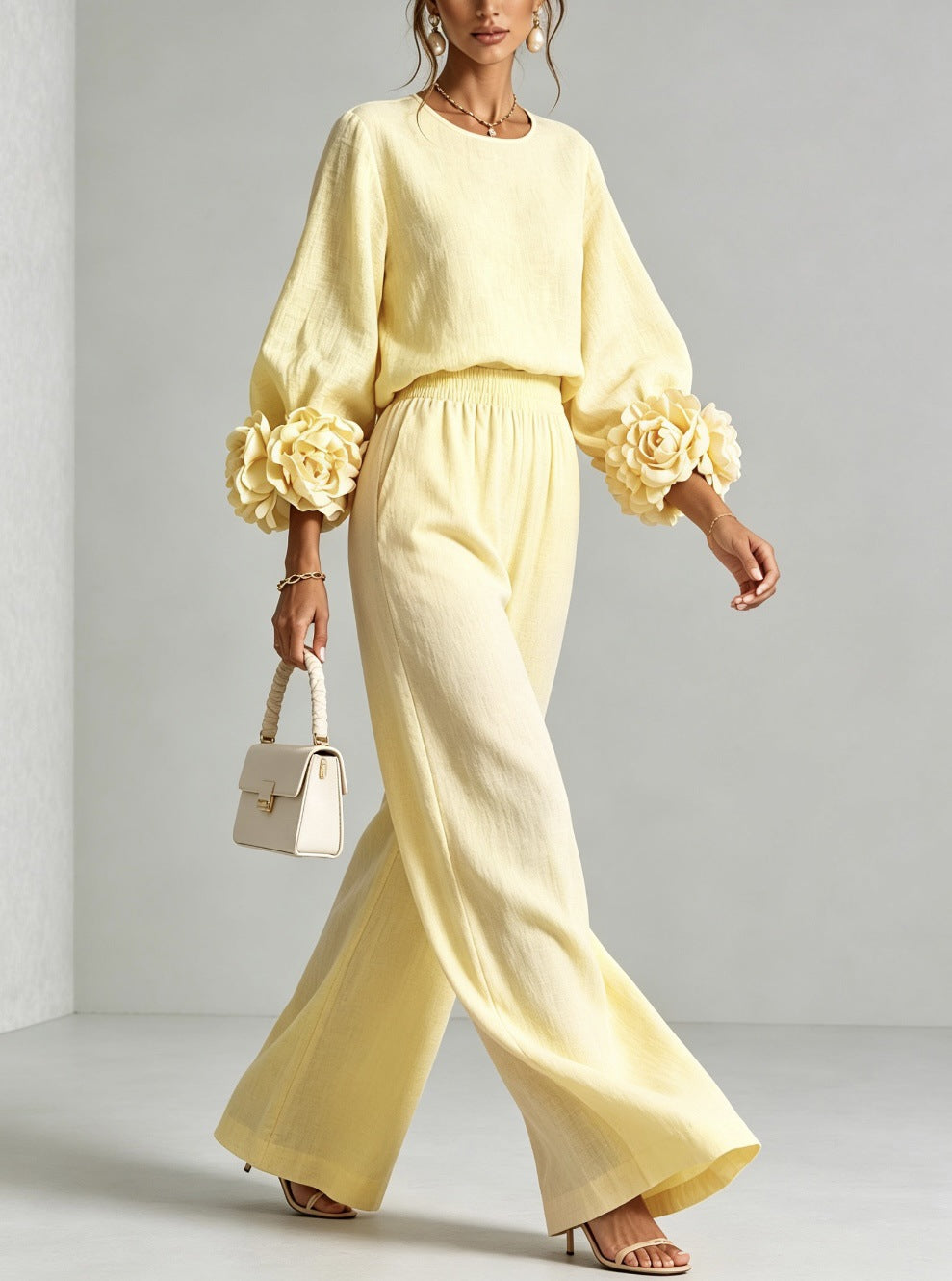 Lily | Two-piece set with floral cuffs