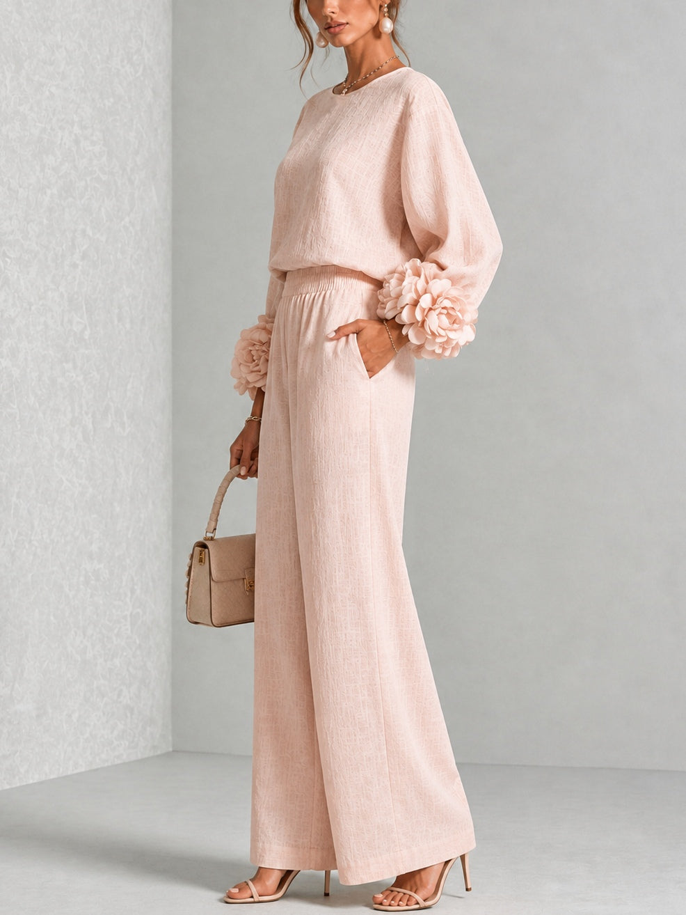 Lily | Two-piece set with floral cuffs