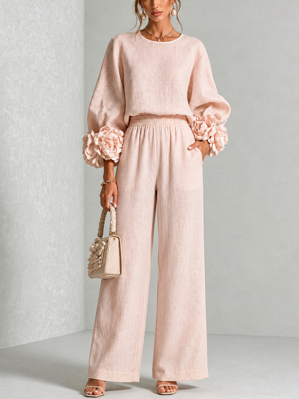 Lily | Two-piece set with floral cuffs
